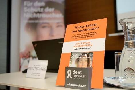 Zahlreiche Informationsmedien zum Volksbegehren-Start